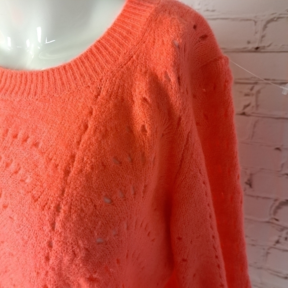 GAP Pointelle Coral Sweater - Picture 4 of 10
